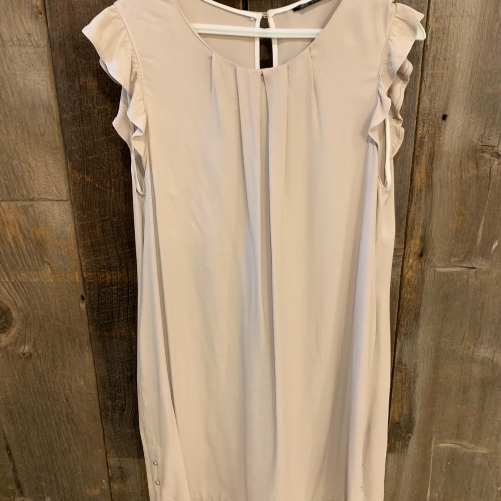 Zara beige shift dress with pockets